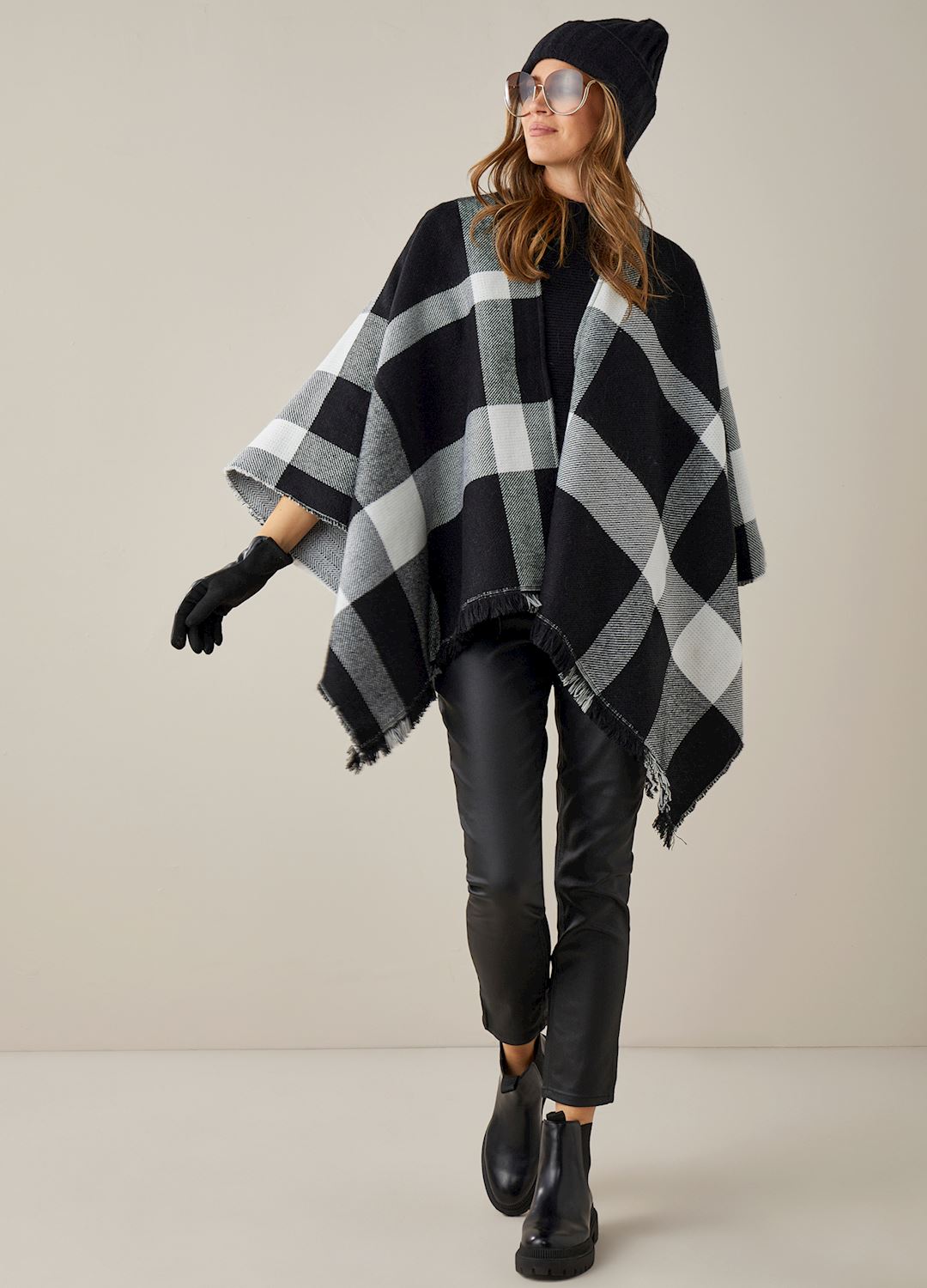REVERSIBLE SHAWL