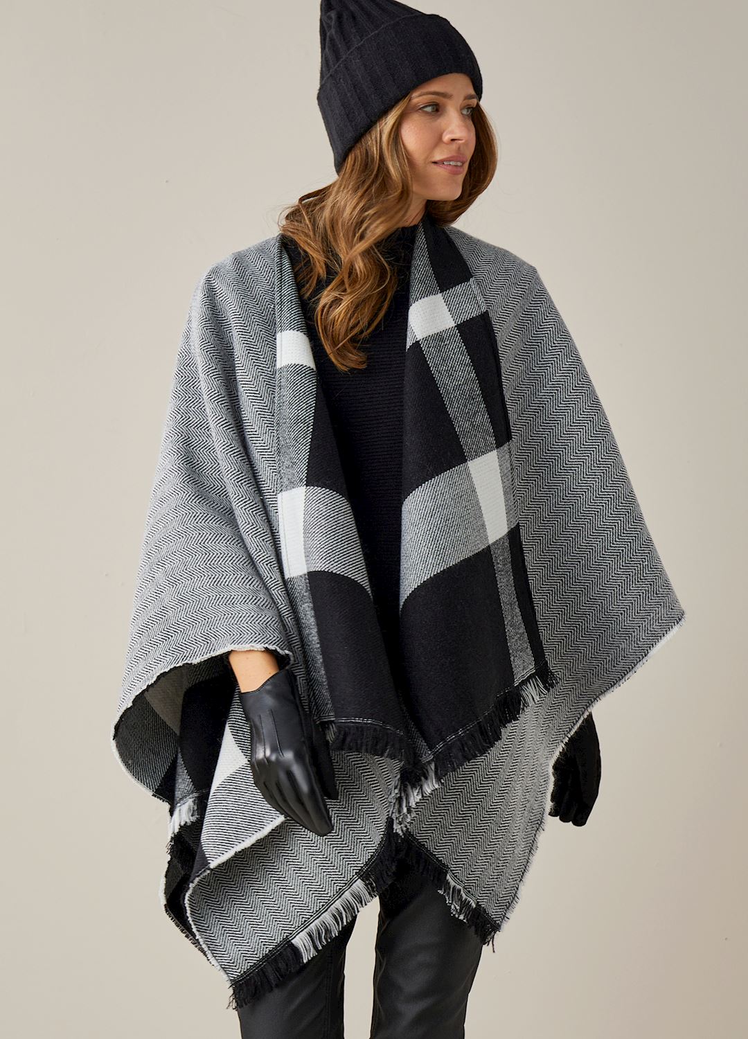 REVERSIBLE SHAWL
